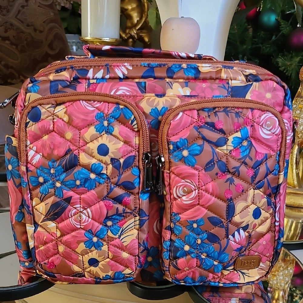 Lug Medium E/W TOP Handle CROSSBODY- Navigator ( color- Whimsy copper)